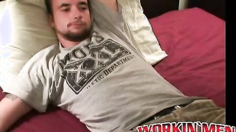 Gay amateur jerks off in his bedroom and comes on his belly