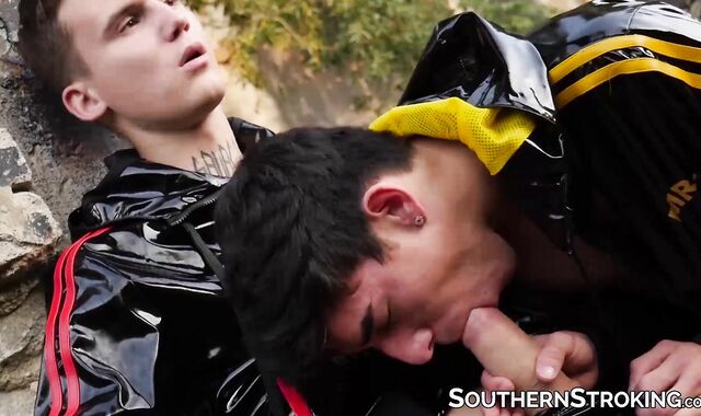 Roman Capellini sucks strangers dick before bareback banging