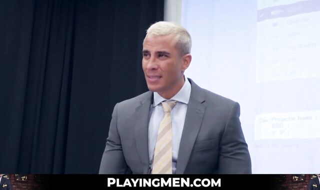 Leader stud disciplines worker with huge dick banging