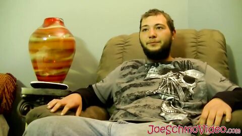 Straight dude watches TV while he gets sucked off by Joe