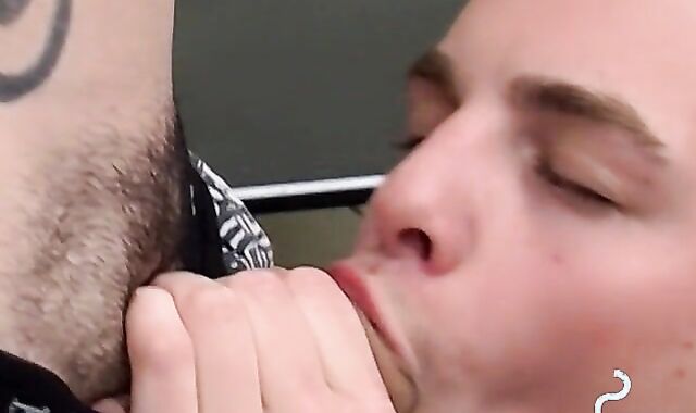 Hardcore smoker frat bro throatfucked me while smoking
