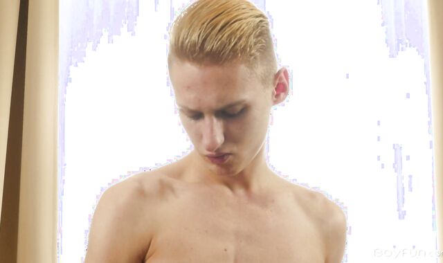 BoyFun: Oliver Morgenson teasing uncut wood