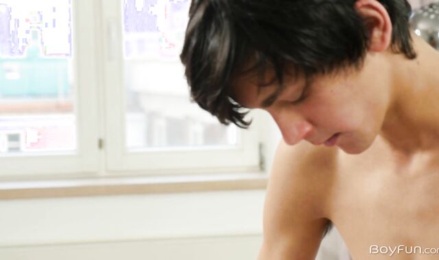 BoyFun: Shaved Carlos Costa has a thing for wet poking