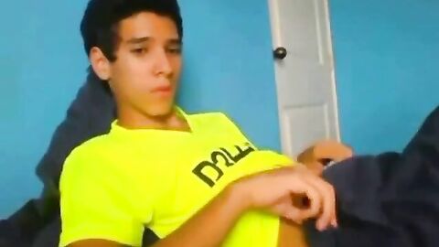 Latino Twink Shows Off When Jerking