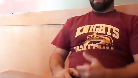 Bearded Bro Public Jerk Off in A Coffee Shop