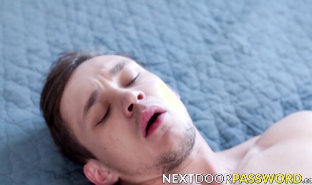 Muscular gays Trevor Laster and Jackson Traynor raw fuck