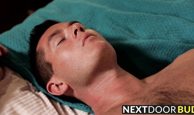 Ty Thomas and Ryan Pitt breeding in multiple positions