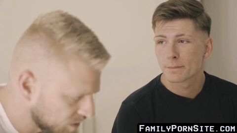 No screw meeting between studly light stepdad and his child