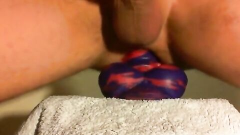 amateur Anal sex toy fun with flint the bad dragon !