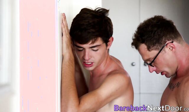 Hung jock sticks his fat dick in nerdy boyfriends ass