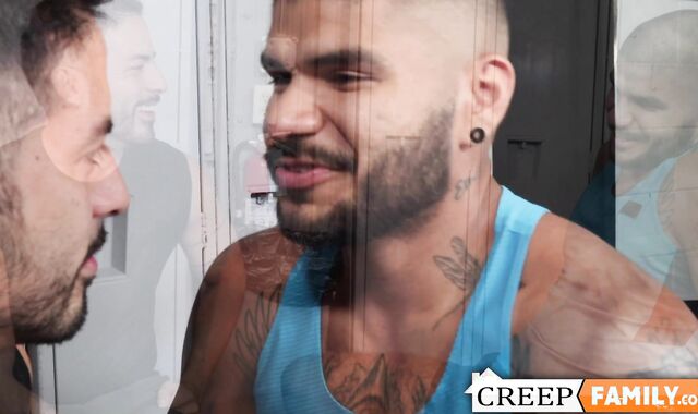 Homosexual stepcousins Cesar Rossi and Helloojose experimented on their asses