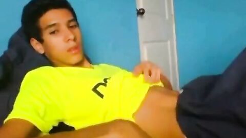 Latino Twink Shows Off When Jerking