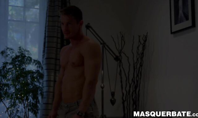 Athletic guy Darius Ferdynand sucked skillfully by Pascal