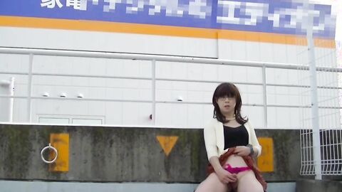 Japanese Crossdresser Outdoor Flashing.