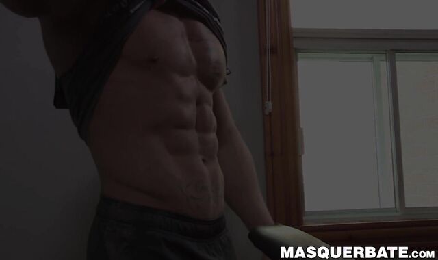 Bearded guy Zack Lemec shows off his muscles during jerk off