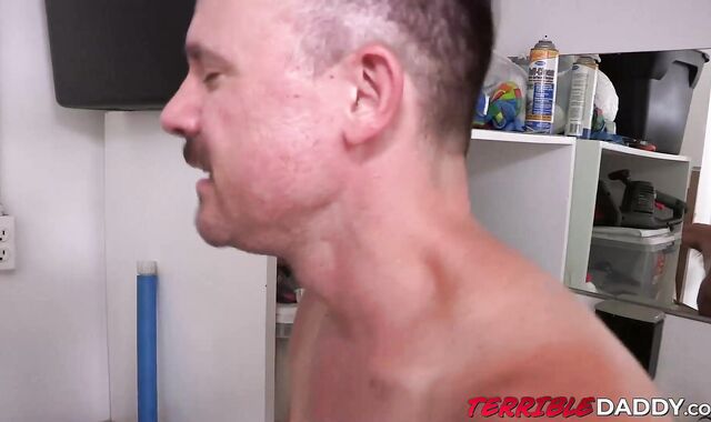 Mature gay tastes jizz after deepthroating hung soldier