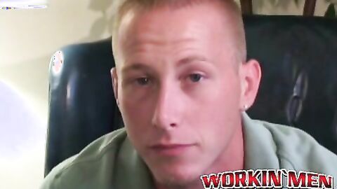 Stud shows off his tattooed chiseled body and jerks off hard