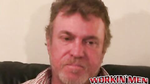 Hairy old amateur jerks off and shoots a load on his belly