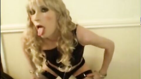 Sandracduk posing on webcam early years