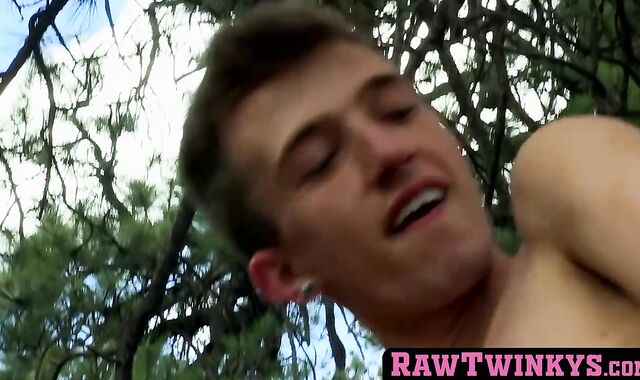 Sweet twinks who work as park rangers fuck raw in the woods