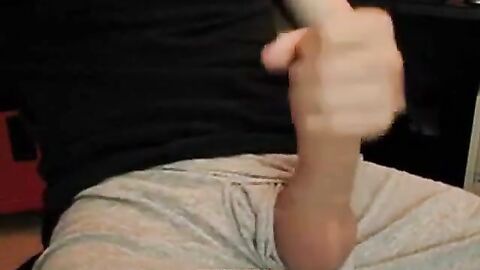 Amateur Twink Masturbates on Webcam
