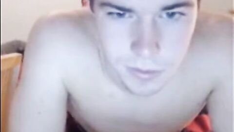 Twink's Delicious Butt on Webcam