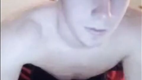Twink's Delicious Butt on Webcam