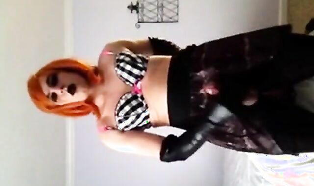 Emo Crossdresser Cums for You