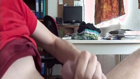 Skinny Twink Cums Hard