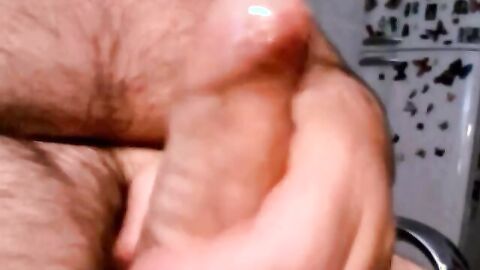 Mature Argentinian Bear Wanks and Cums
