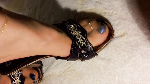 Pissing on Feet in Nylons and Heels