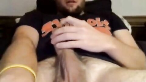 Str8 Guy Strokes Big Cock on Webcam