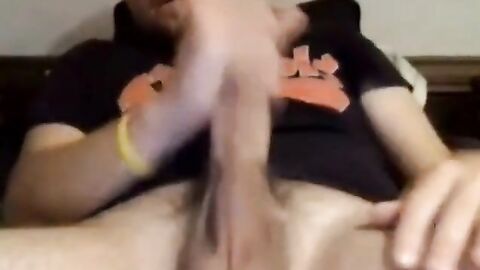 Str8 Guy Strokes Big Cock on Webcam