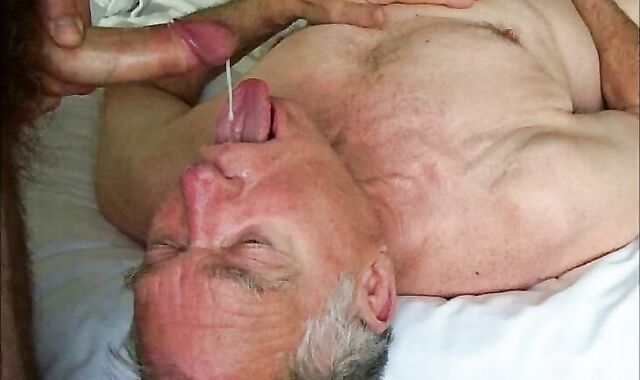 Amateur Daddy Sucks Uncut Cock