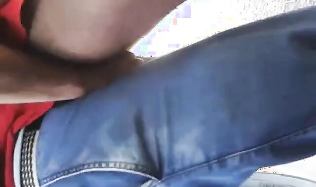 Papito me coje en el estacionamiento