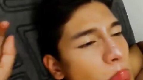 Amateur Twink Blowjob & Cumshot