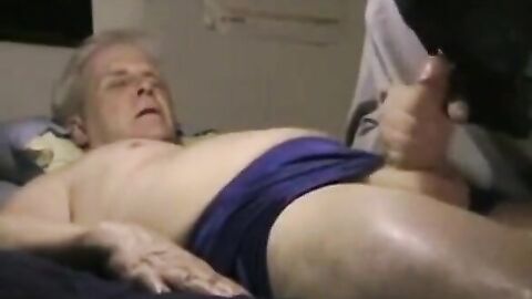 Old Man Sucked by Daddy Amateur