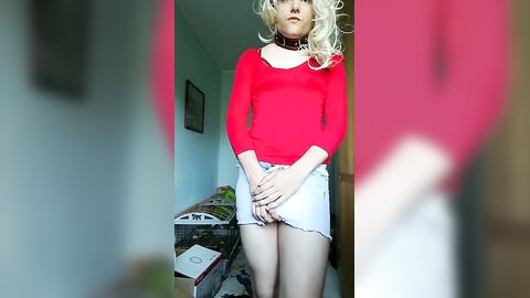 Cross-dressing Twink's Kinky Striptease