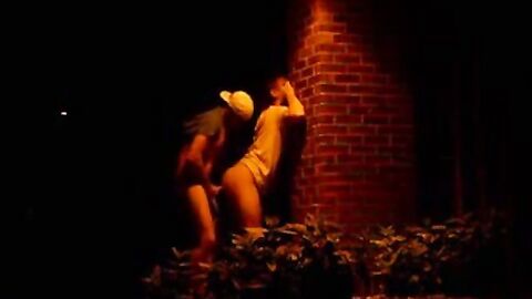 Sexo gay en callejón - Video amateur de hombresencalzones