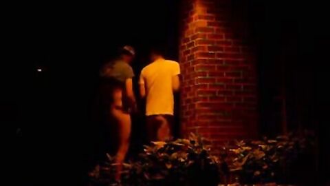 Sexo gay en callejón - Video amateur de hombresencalzones