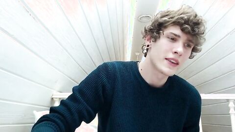 Big-Cock Twink Jacks Off on Webcam