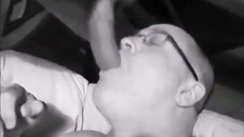 Older Daddy Barebacks Me