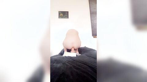 Ado vole le gode à sa maman