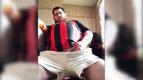 Bear Hunk Masturbating Solo