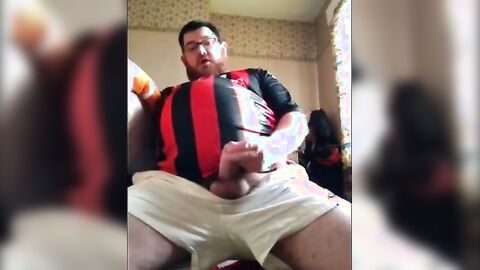 Bear Hunk Masturbating Solo