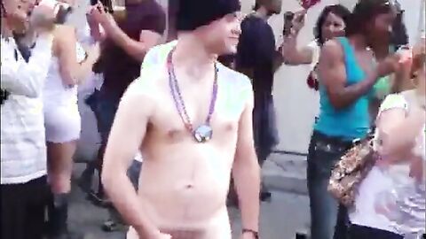 Public Masturbators: Outdoor Hunk Action