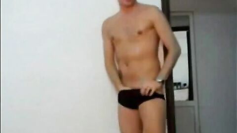 Hunk Plays with Himself on Webcam