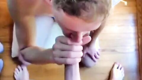 Muscle Daddy Gives Twink a Facial