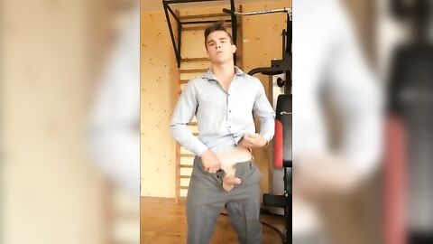 Muscled Amateur Man's Striptease Wow