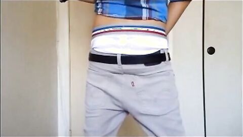 Twink Amateur Gets Off on Sagging